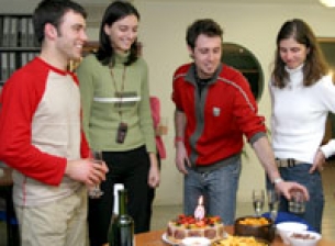 Екипът на Mobile News отпразнува брой 1