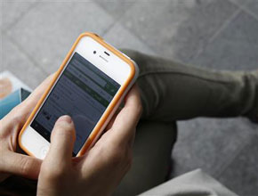 Богатите притежатели на смартфони играят по-малко на игри