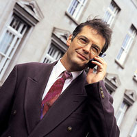 Испанските оператори блокират 3 милиона предплатени карти