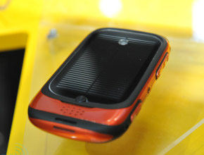 Бюджетен смартфон с Android 2.2  Froyo и соларен панел