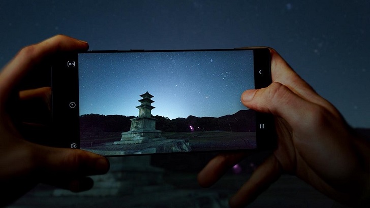 Камерата на Samsung Galaxy S22 получи функция за астрофотография