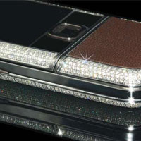 Nokia 8800 Princess Edition комбинира диаманти и платина