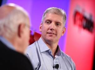 Шефът на Motorola напуска Lenovo след нова серия от структурни промени