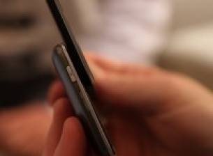 Inbrics M1 е тънък слайдер с Android