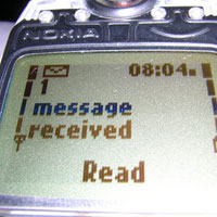 Половината от мобилните потребители ще заместят коледните картички с SMS