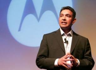 Apple иска европейските власти да се намесят в патентните спорове с Motorola