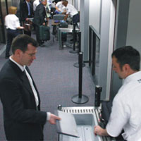 Ще проверяват телефони за нелегално съдържание