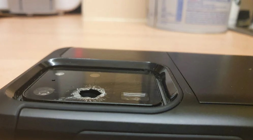 Потребители съобщават за неприятен проблем със Samsung Galaxy S20 Ultra