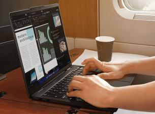 Lenovo отчете скромен ръст на приходите за тримесечието, а Motorola голям