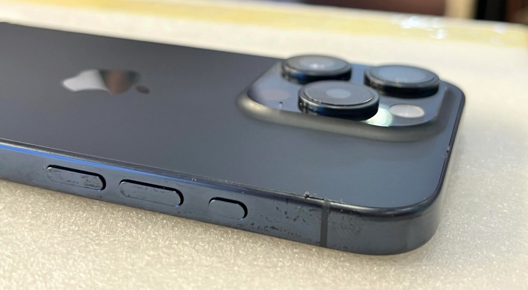 Неприятен проблем засяга някои бройки iPhone 15