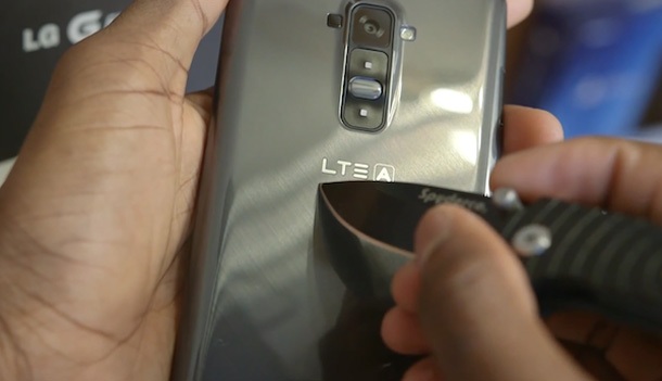 Ето как LG G Flex се възстановява от драскотини