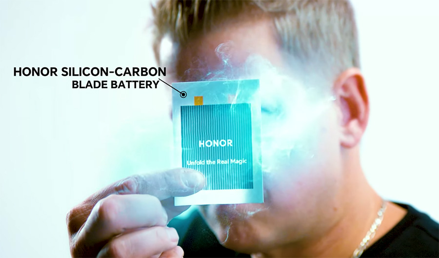 Honor показа Blade батерия за сгъваеми устройства с капацитет над 7000 mAh
