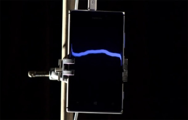 Ето как светкавица зарежда Nokia Lumia 925