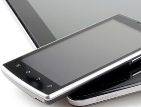 ASUS PadFone комбинира смартфон и таблет