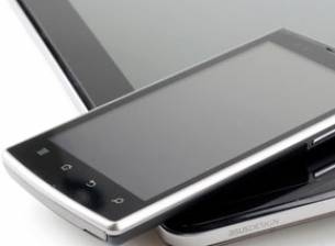 ASUS PadFone комбинира смартфон и таблет