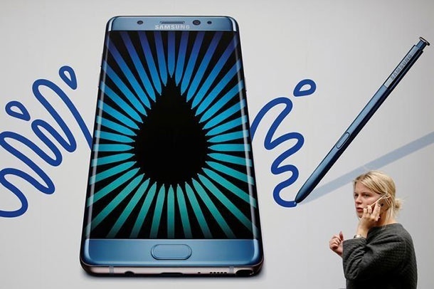 Заменен Samsung Galaxy Note7 се запали в самолет