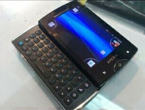 Нови снимки на наследника на Xperia X10 Mini Pro