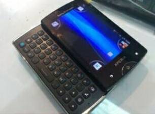 Нови снимки на наследника на Xperia X10 Mini Pro