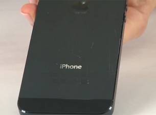 Apple: Алуминият се драска, свиквайте с това
