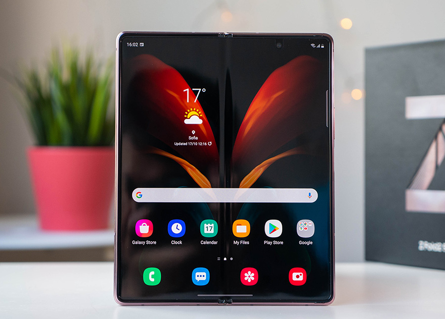 Samsung обещава по-достъпни сгъваеми смартфони през 2021