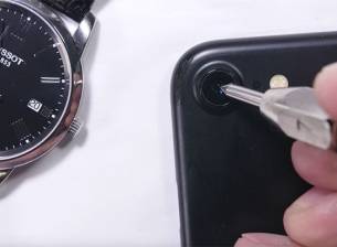 Тест проверява твърдостта на сапфиреното стъкло в камерата на iPhone