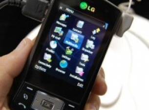 Symbian смартфон и от LG