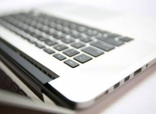 Apple вдигна цените за смяна на батерия за MacBook Pro с Retina дисплей