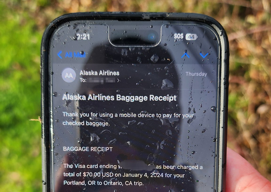 Този iPhone е паднал от самолет и изглежда непокътнат