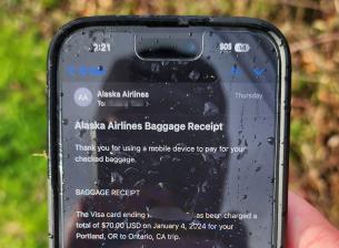 Този iPhone е паднал от самолет и изглежда непокътнат