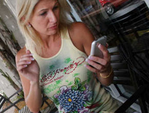 Английските потребители на iPhone са по-бедни от ползващите Android и BlackBerry