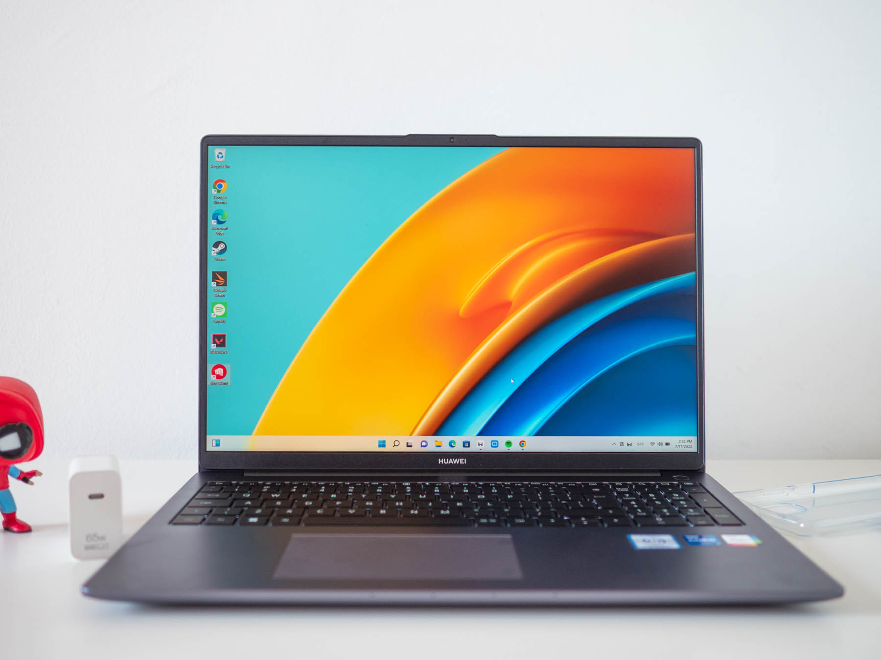 РЕВЮ: Huawei MateBook D16 е с голям размер и добър баланс