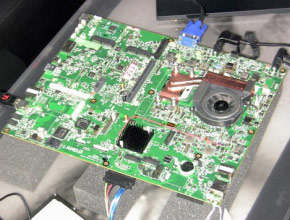 Започнаха доставките на четириядрените чипове Llano APU на AMD