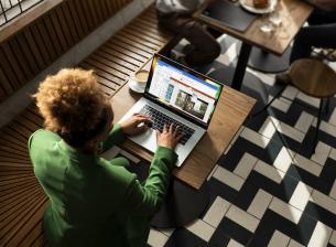 Acer Swift Edge залага на 4K OLED екран и AMD Ryzen 6000