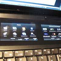 Концептуален лаптоп с три OLED екрана