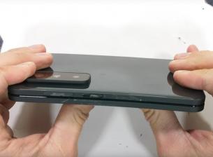 Ето колко издръжлив е Microsoft Surface Duo 2