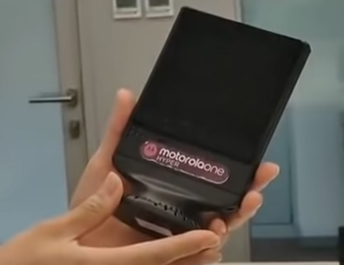 Motorola също демонстрира безжично зареждане от разстояние