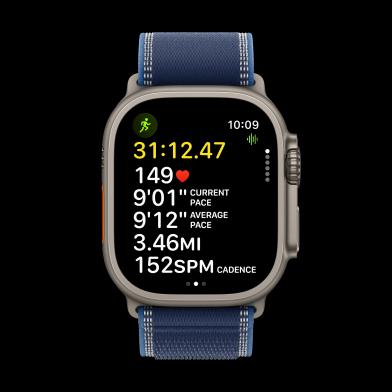 Apple Watch Ultra 3 с разширени тренировъчни метрики и титаниев корпус