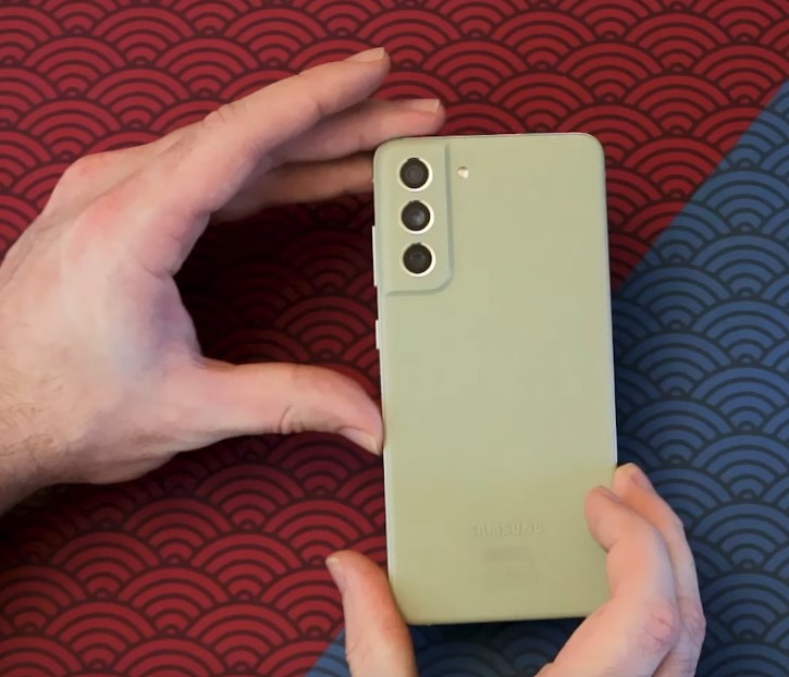 Появи се видео ревю на Samsung Galaxy S21 FE