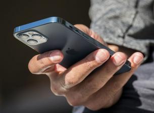 Apple може да използва собствени модеми в iPhone най-рано през 2025