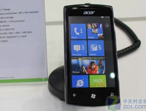 Acer W4 работи с Windows Phone 7 Mango