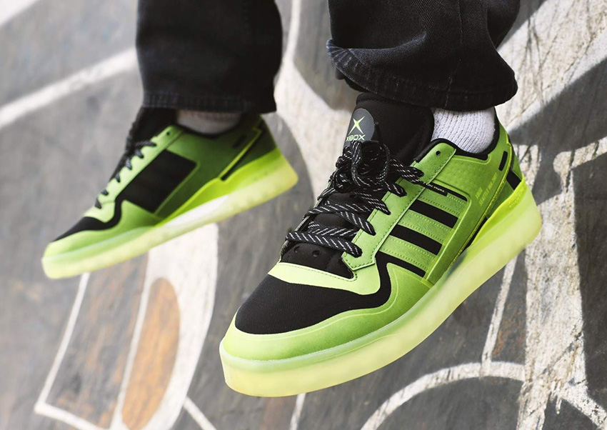 Adidas показа маратонки с логото на Xbox