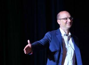 Създателят на Android работи по безплатна автомобилна камера