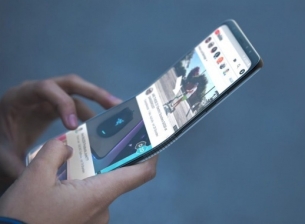 Смартфонът със сгъваем дисплей на Samsung ще е на пазара догодина