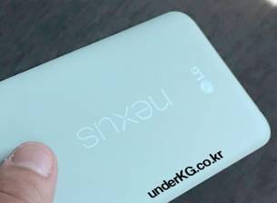 Снимки на LG Nexus 5X в светлосиньо