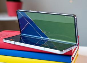 Задават се ново поколение стилуси за сгъваеми смартфони