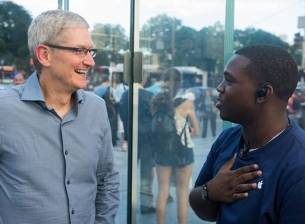 Apple може да разреши деинсталирането на стандартните приложения в iPhone