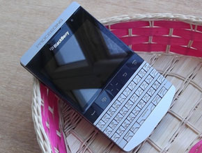 Мистериозен BlackBerry с футуристичен дизайн