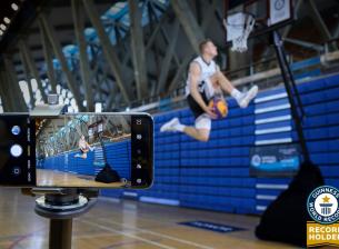 Honor Magic5 Pro засне рекорд на Гинес