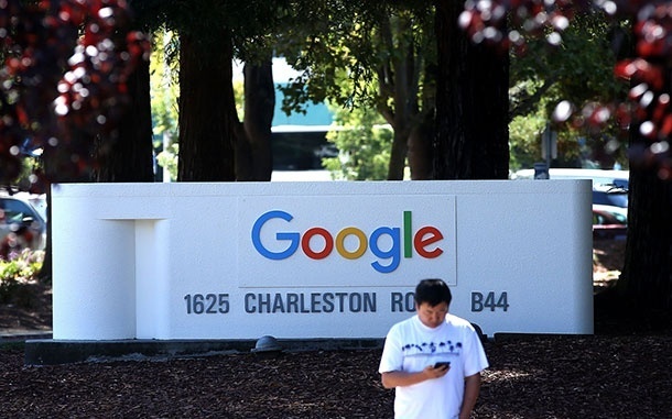 Google разработва самостоятелни очила за виртуална реалност