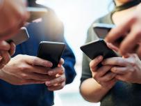 Крадци отключват и печелят пари от откраднати iPhone-и
